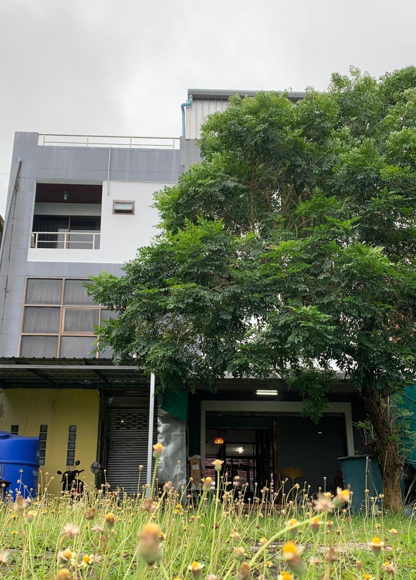 Kamalaburi Guesthouse Exterior photo